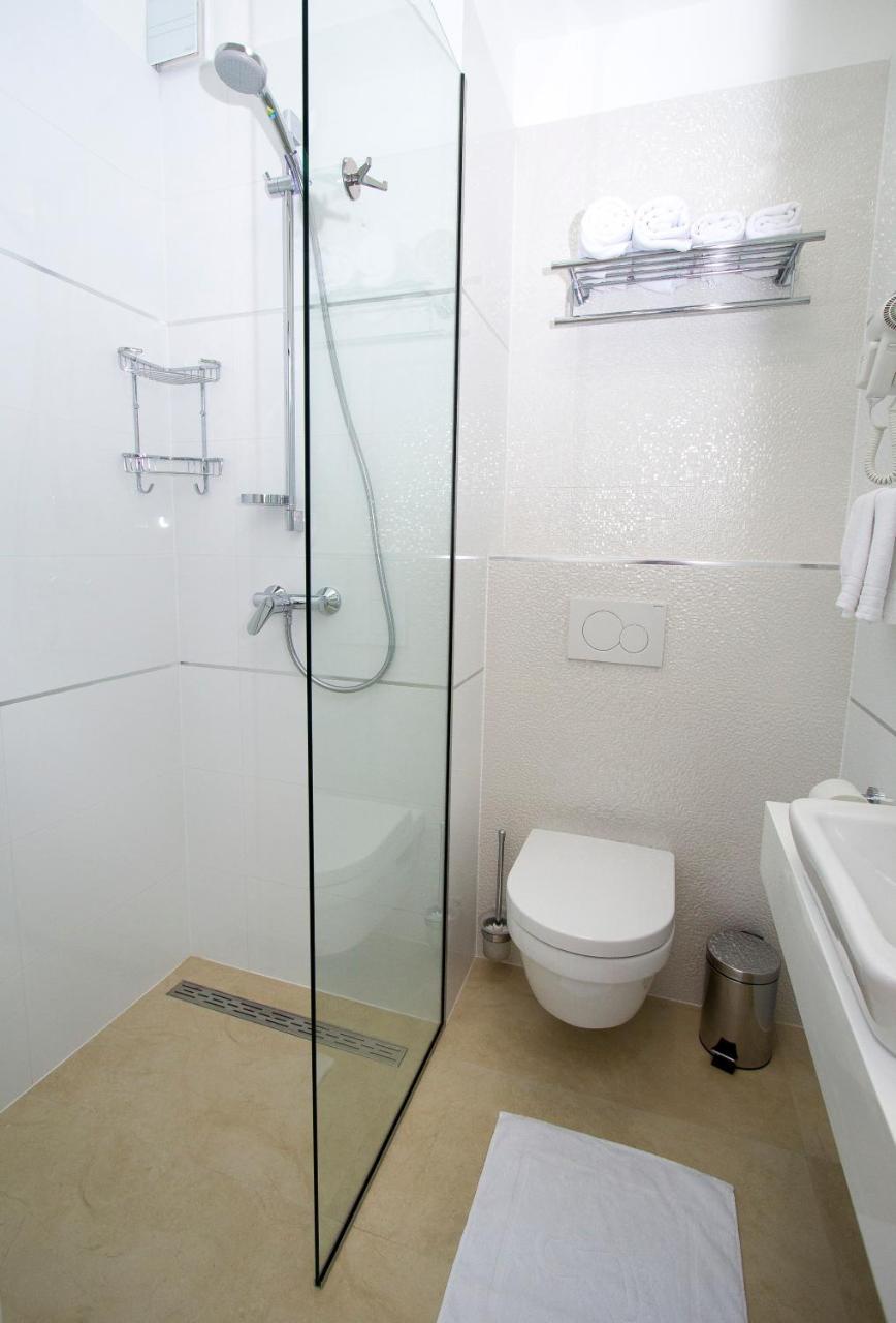 Luxury Apartment Split Room photo